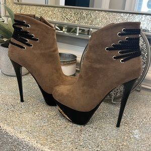 Tan 5” Platform shoe boots- size 7.5